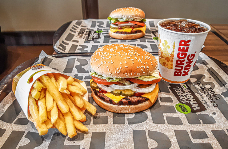 Burger King está dando dólares grátis para gastar em seu novo menu de $ 1 -  Sobre Crédito
